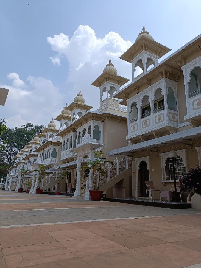 Hotel Gautam Lonavla Zewnętrze zdjęcie