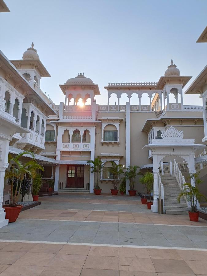 Hotel Gautam Lonavla Zewnętrze zdjęcie