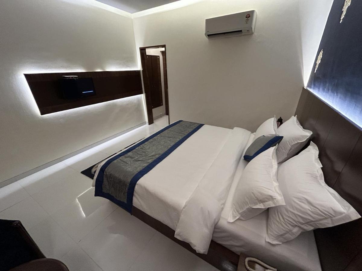 Hotel Gautam Lonavla Zewnętrze zdjęcie