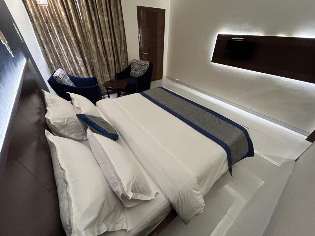 Hotel Gautam Lonavla Zewnętrze zdjęcie